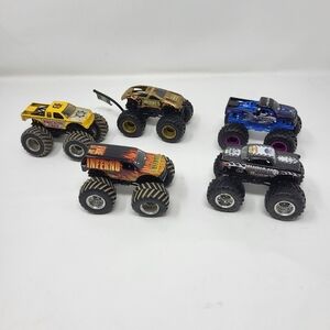 Bundle of 5 Hot Wheels Monster Jam Monster Trucks 1:64 lot#1
